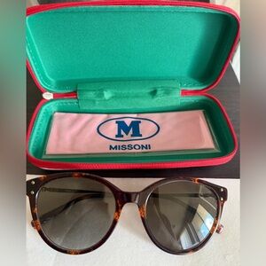 NEW Missoni Tortoiseshell Women's Sunglasses with Pink and Green Case✨